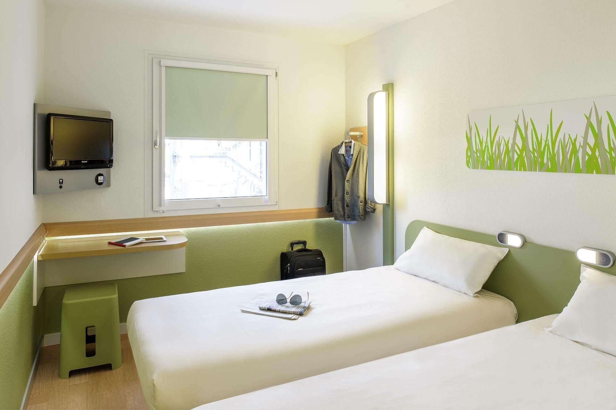 Ibis Budget Fontainebleau Avon Exterior foto