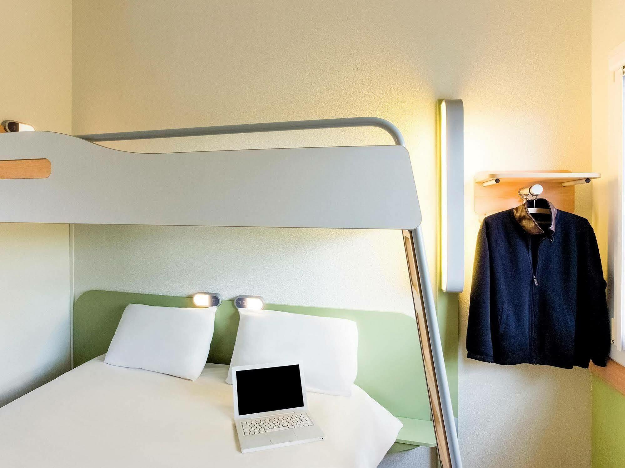 Ibis Budget Fontainebleau Avon Exterior foto