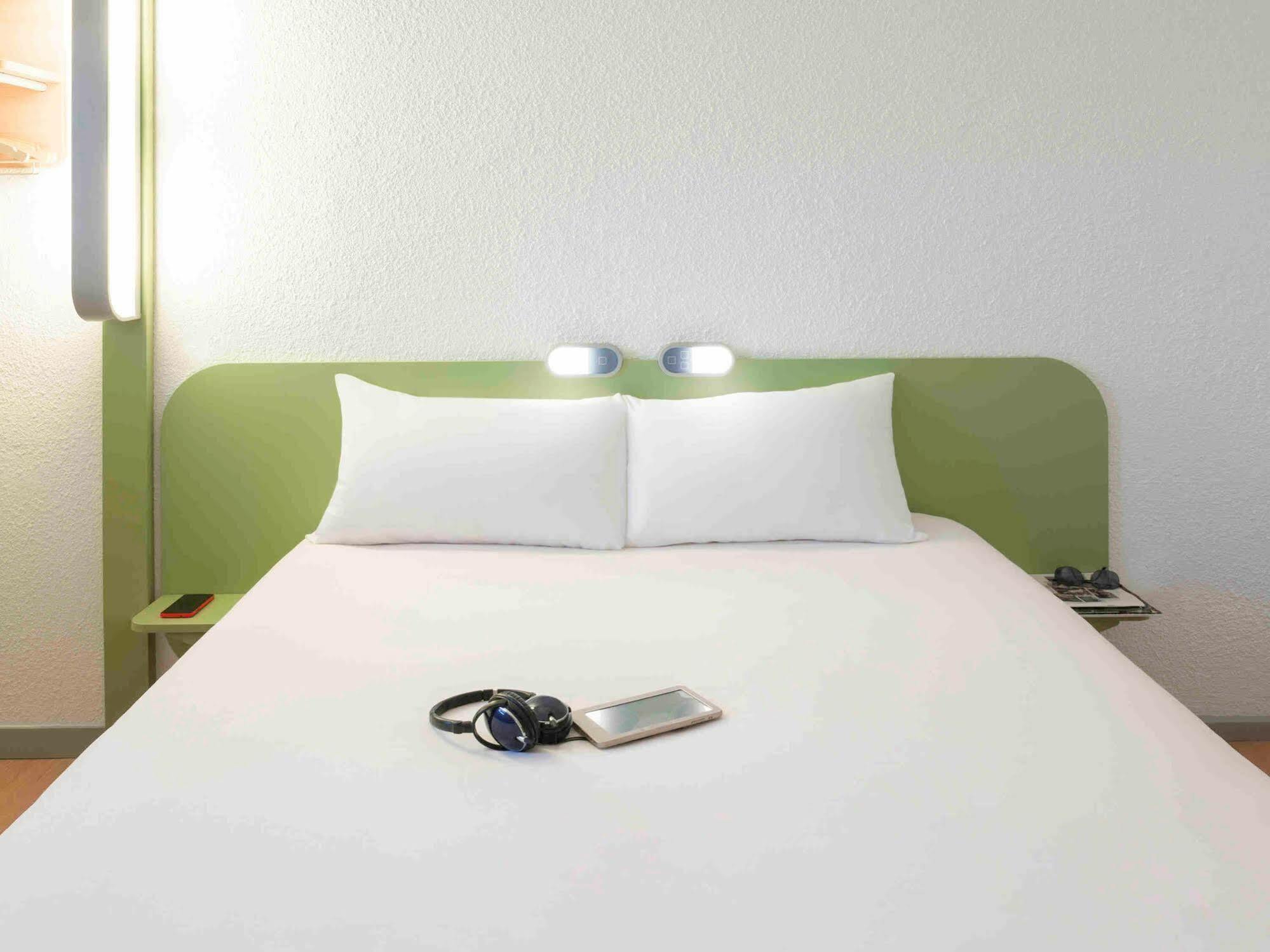 Ibis Budget Fontainebleau Avon Exterior foto