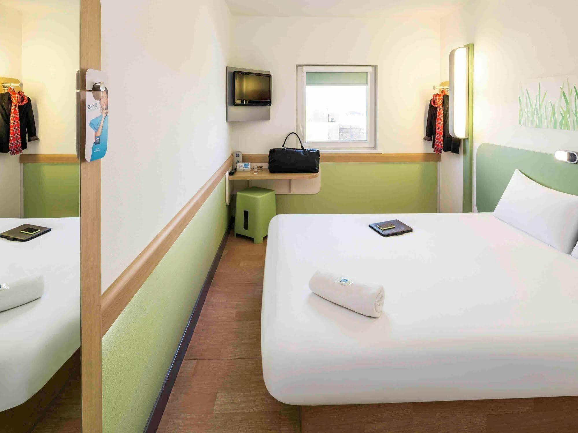 Ibis Budget Fontainebleau Avon Exterior foto